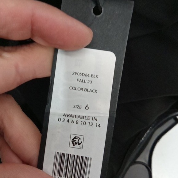 BCBGMAXARIA REVOLVE WOMEN'S VELVET BUSTIER STRAPLESS DRESS - 6 - BLACK - Picture 4 of 7